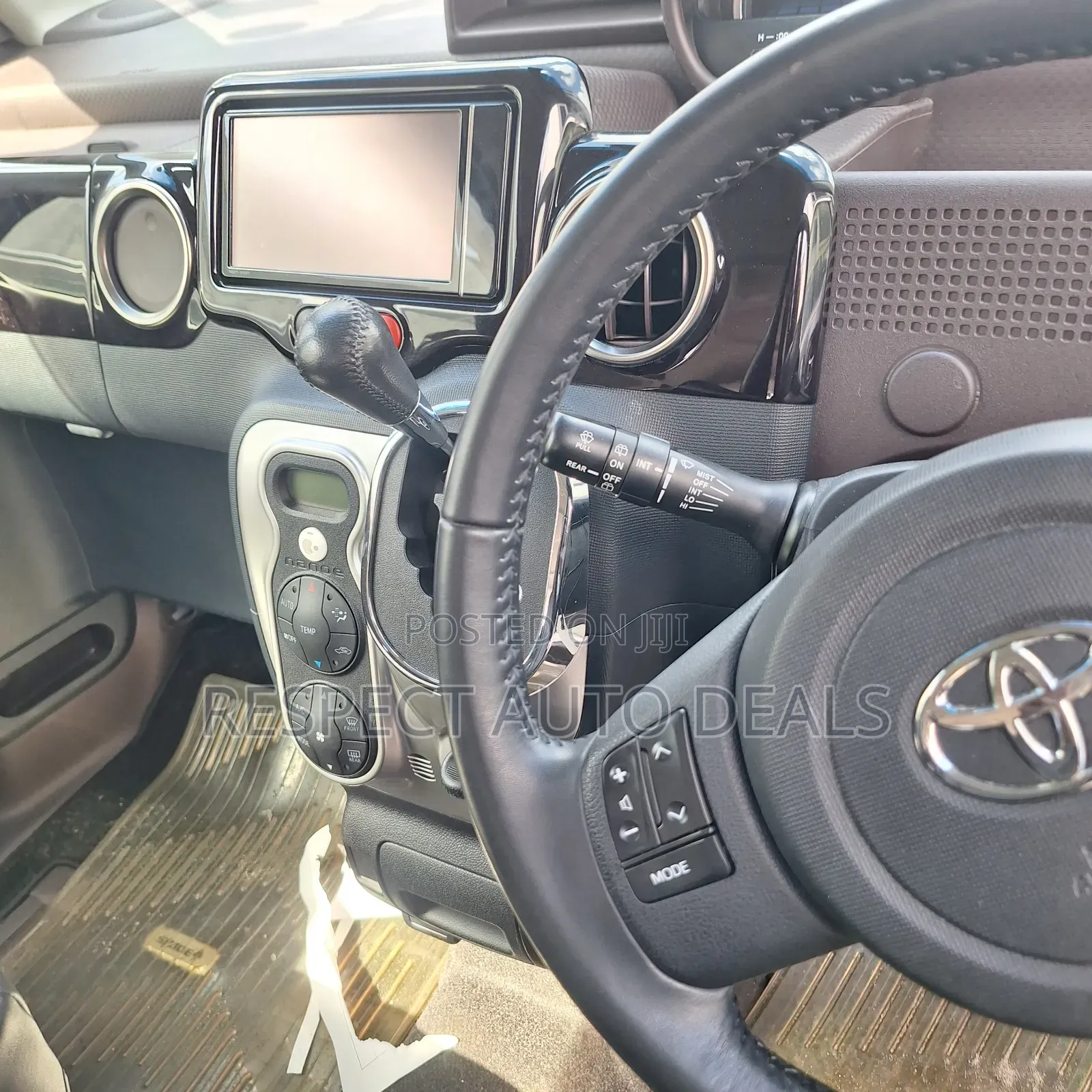 Toyota Spade 1.5 2019 Pearl
