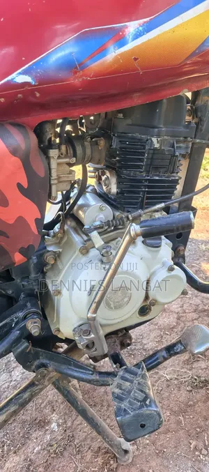 Bajaj Boxer 150 UG 2021 Red