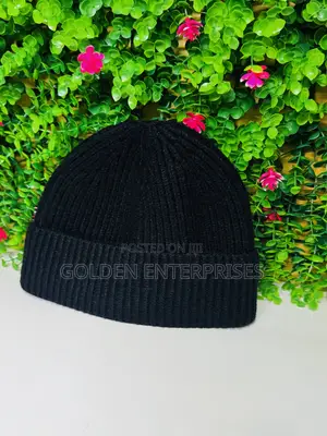 Classic Folded Cuff Beanie – Warm Knitted Black Unisex Hat