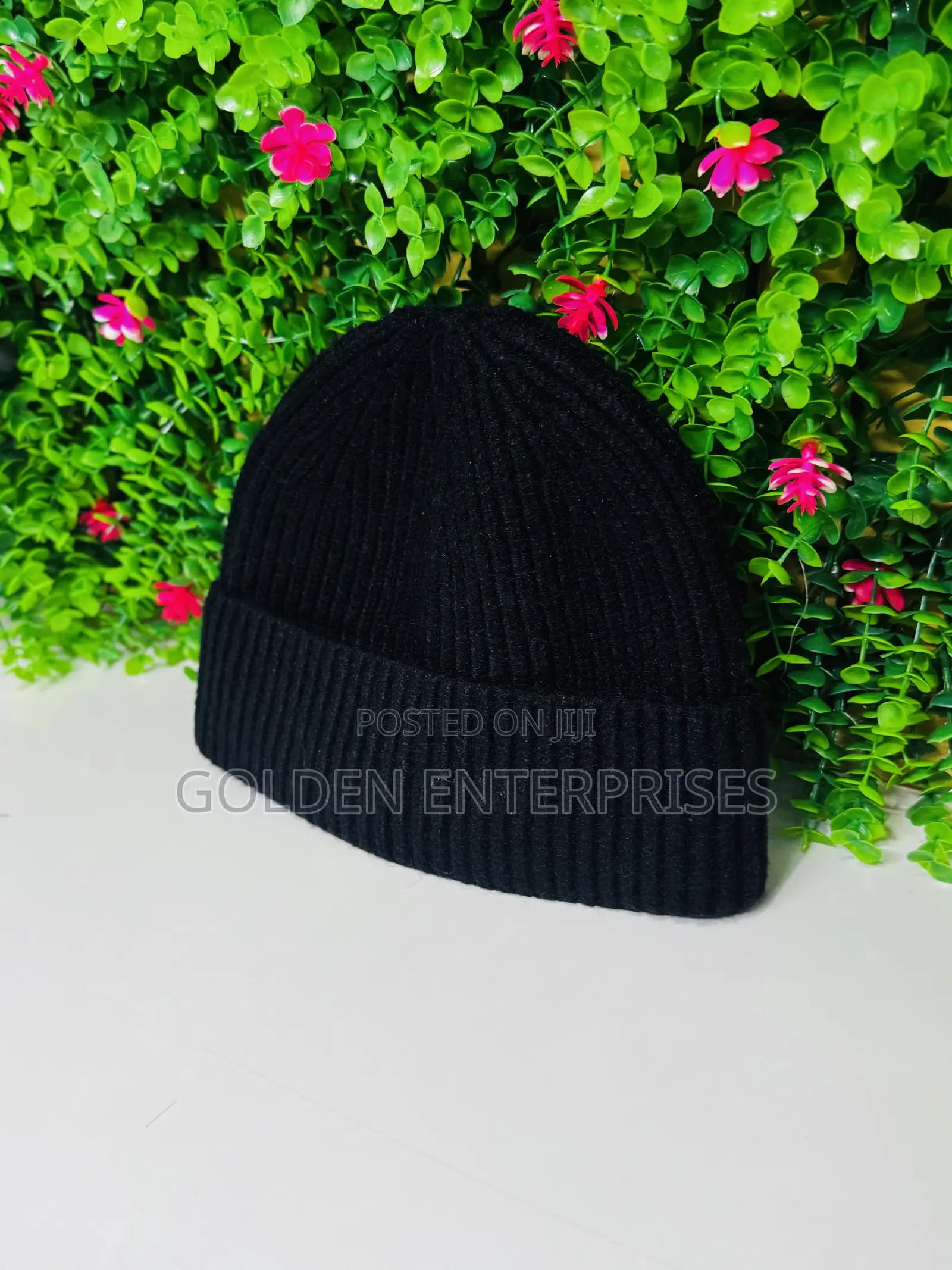 Classic Folded Cuff Beanie – Warm Knitted Black Unisex Hat