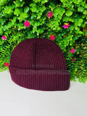 Maroon Fashion Knit Beanie Cap, Thick Warm Winter Hat for Outdoor Wear