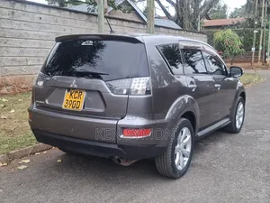 Mitsubishi Outlander ES 2012 Brown