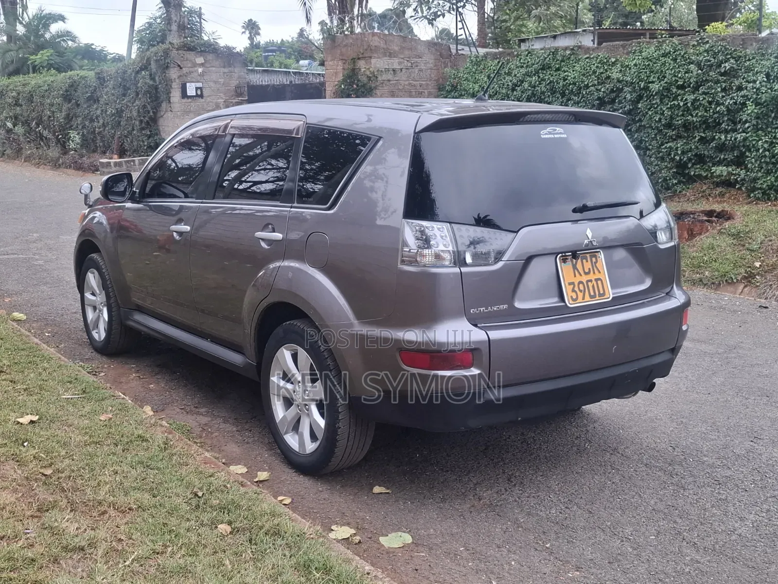Mitsubishi Outlander ES 2012 Brown