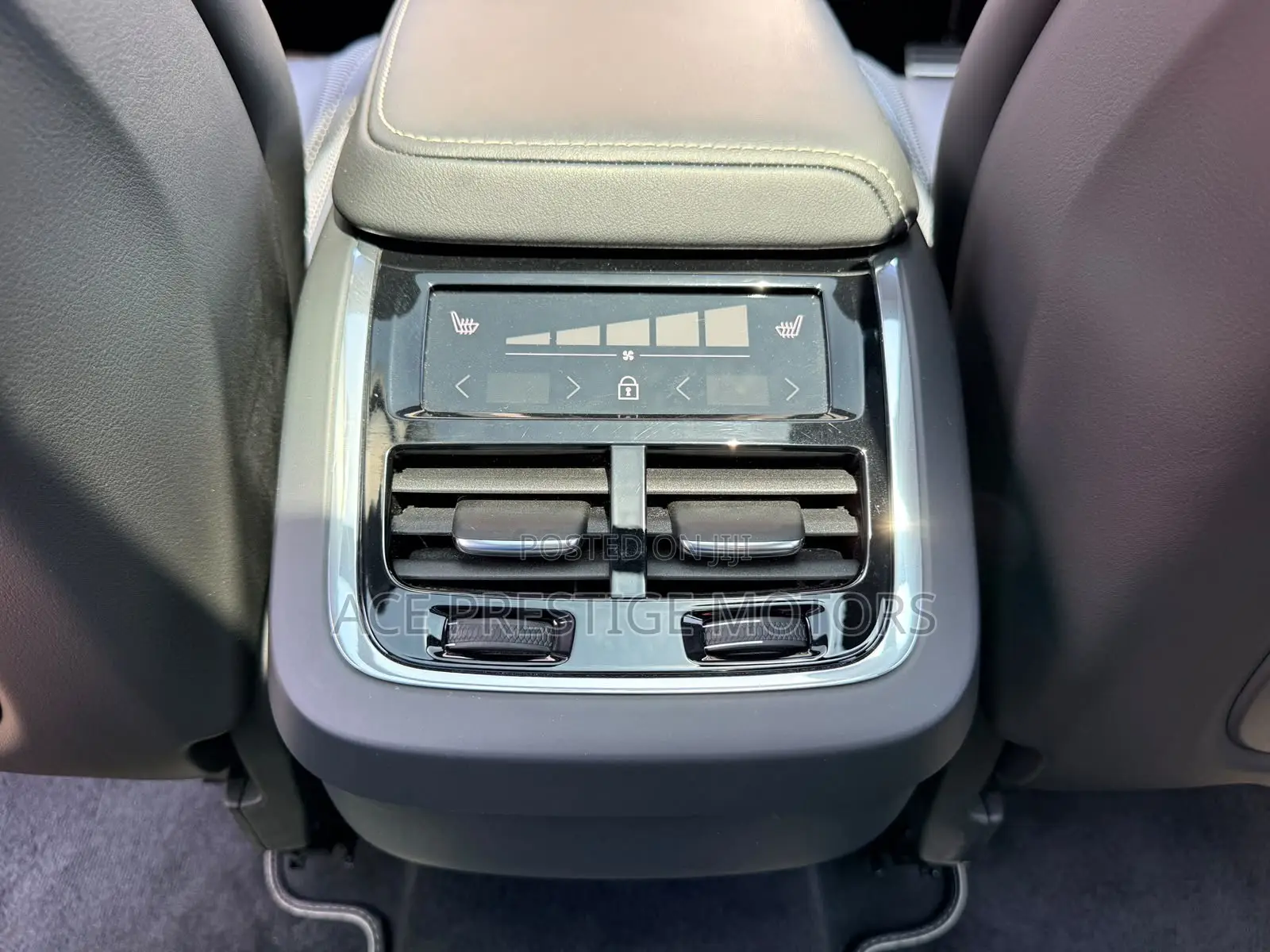 Volvo XC60 2020 Ivory