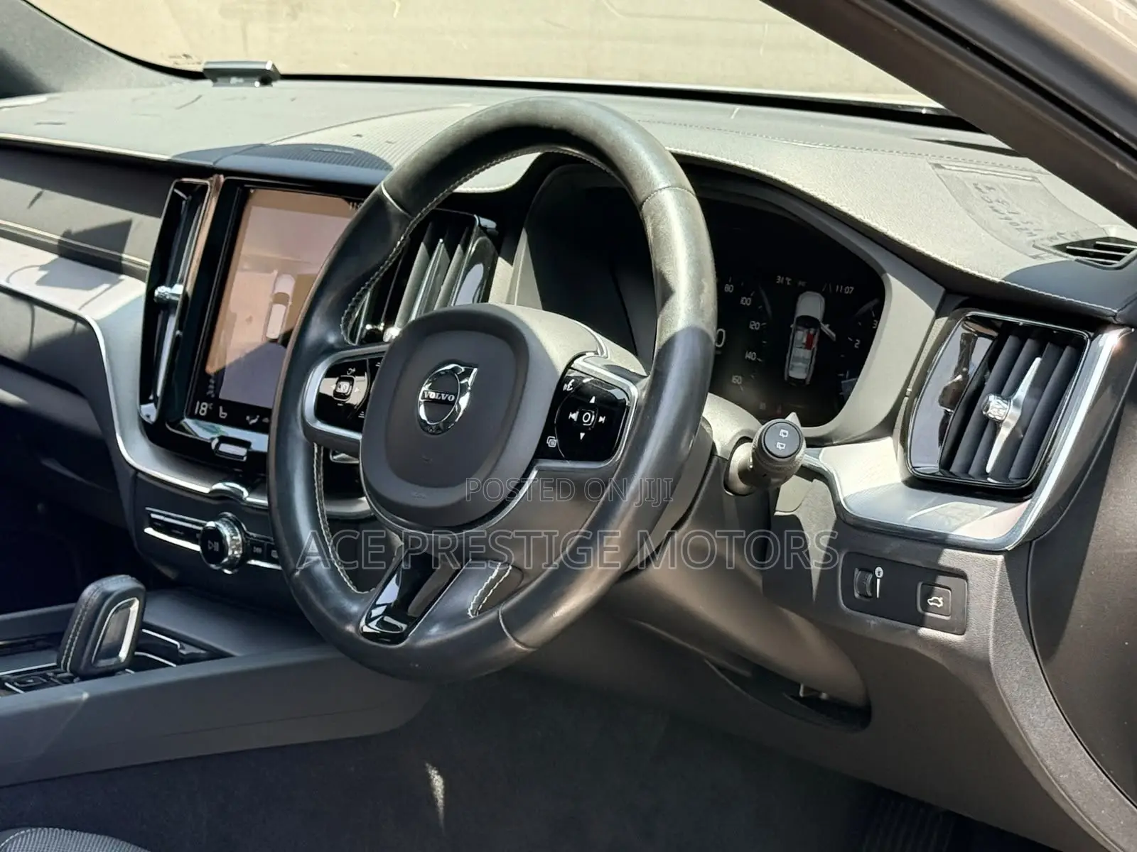 Volvo XC60 2020 Ivory
