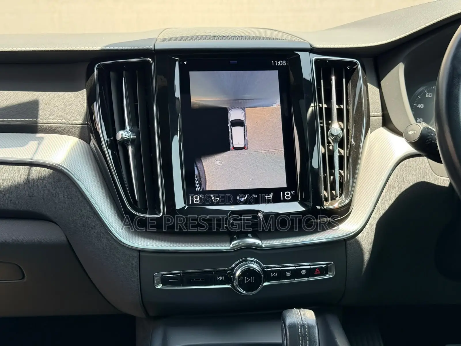Volvo XC60 2020 Ivory