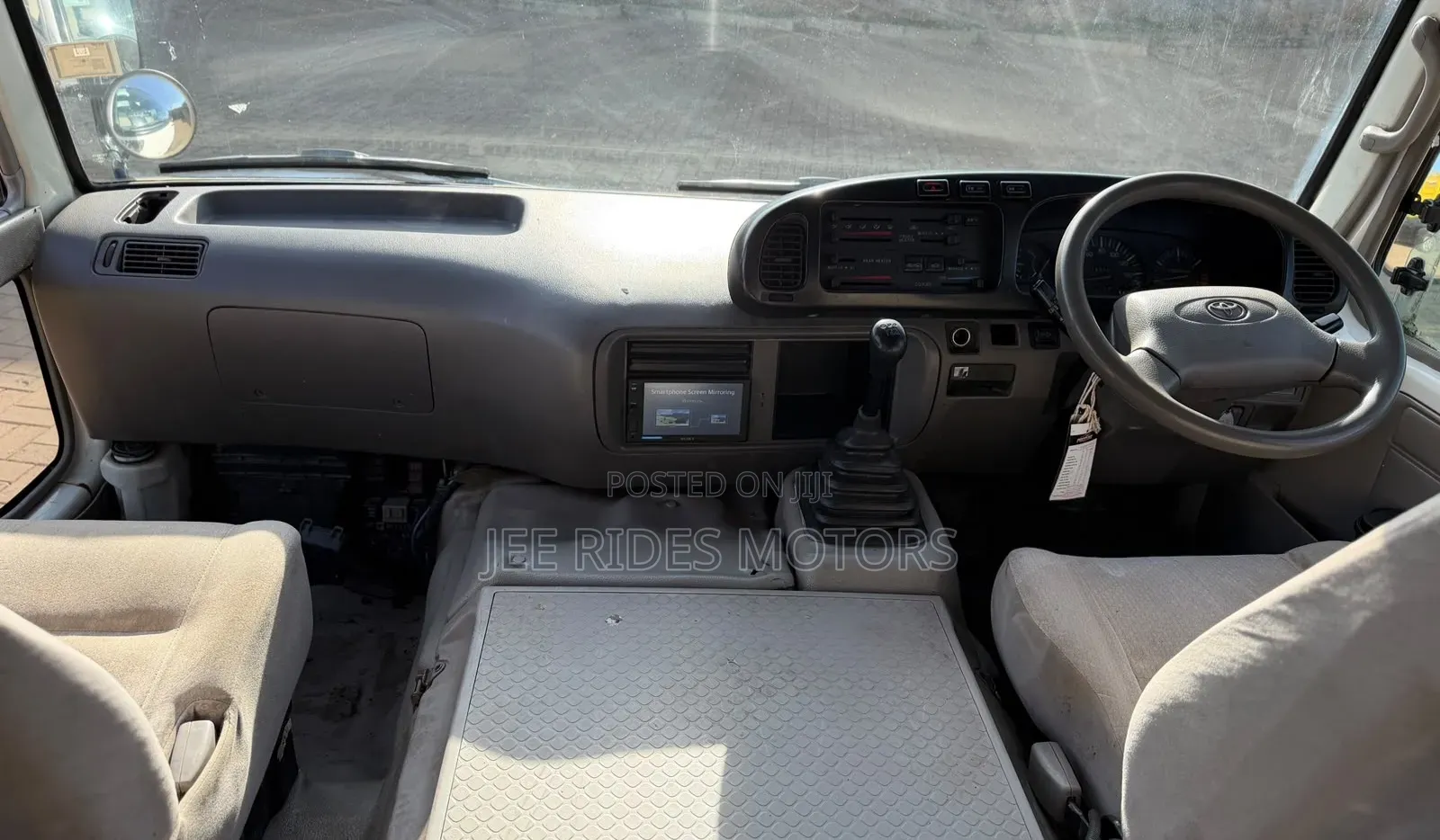 Toyota Coaster 2005 Silver