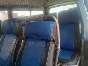 Toyota HiAce 2002 Blue