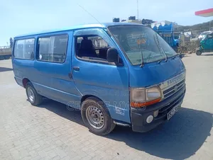 Toyota HiAce 2002 Blue