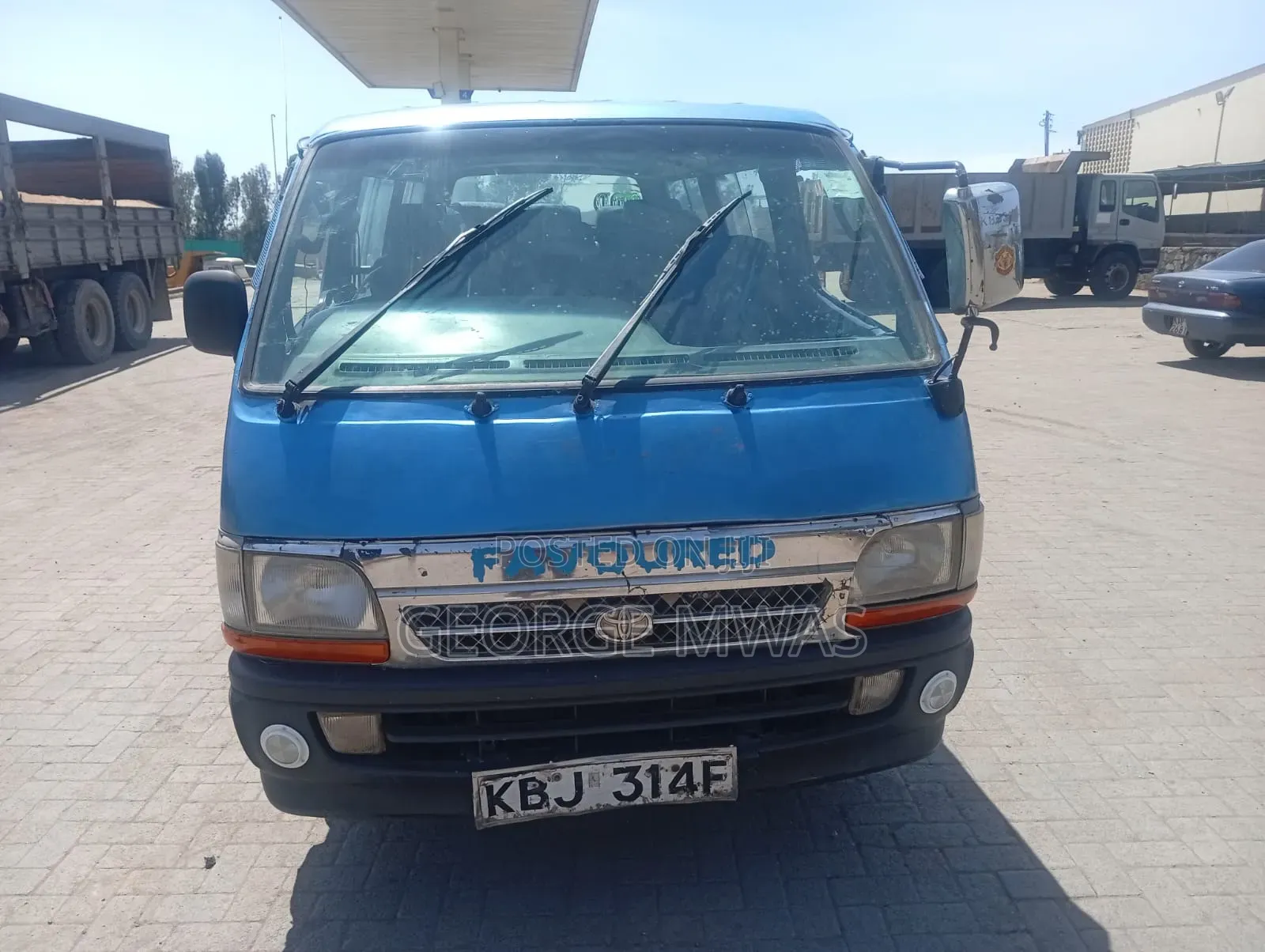 Toyota HiAce 2002 Blue