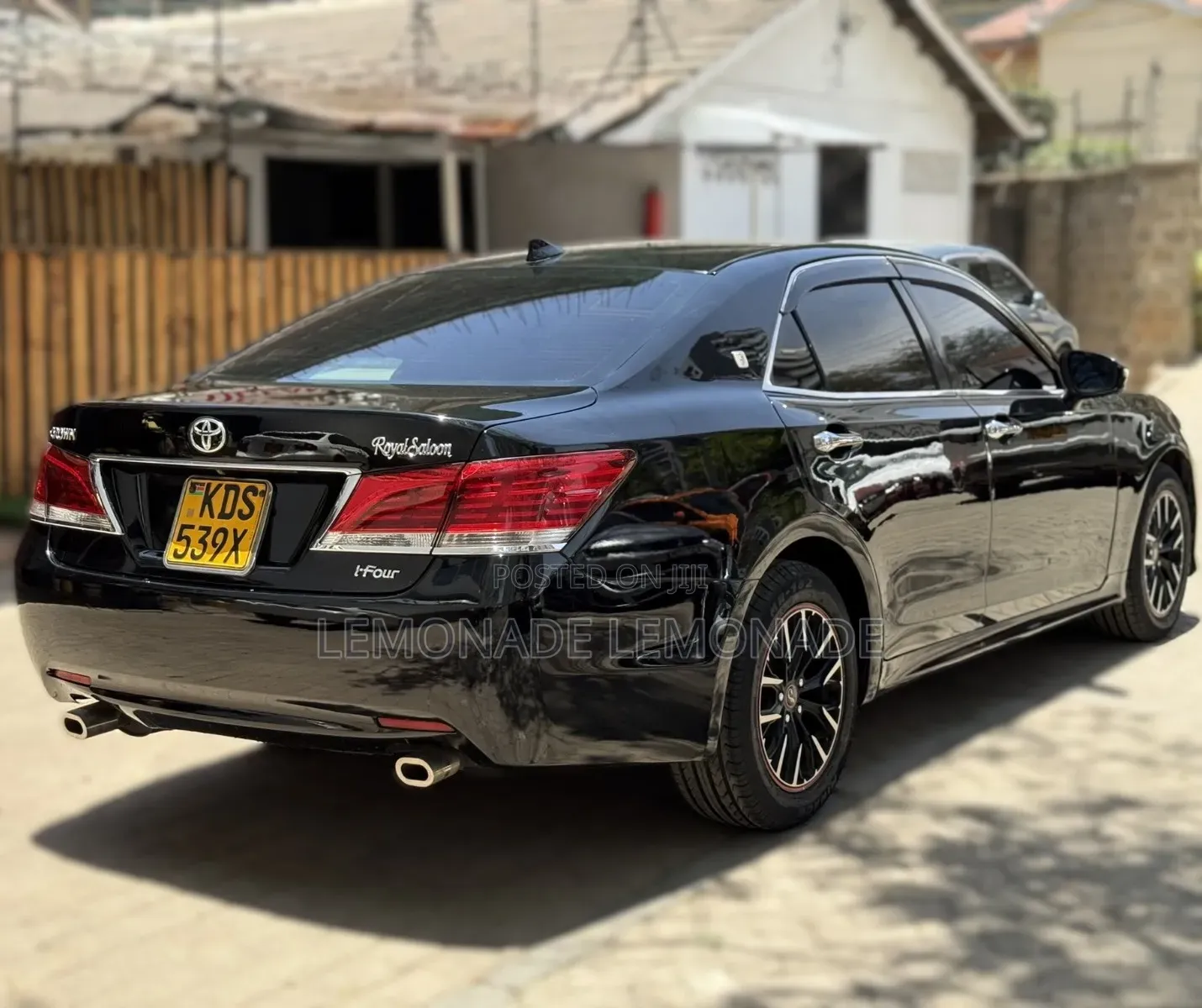 Toyota Crown 2016 Black