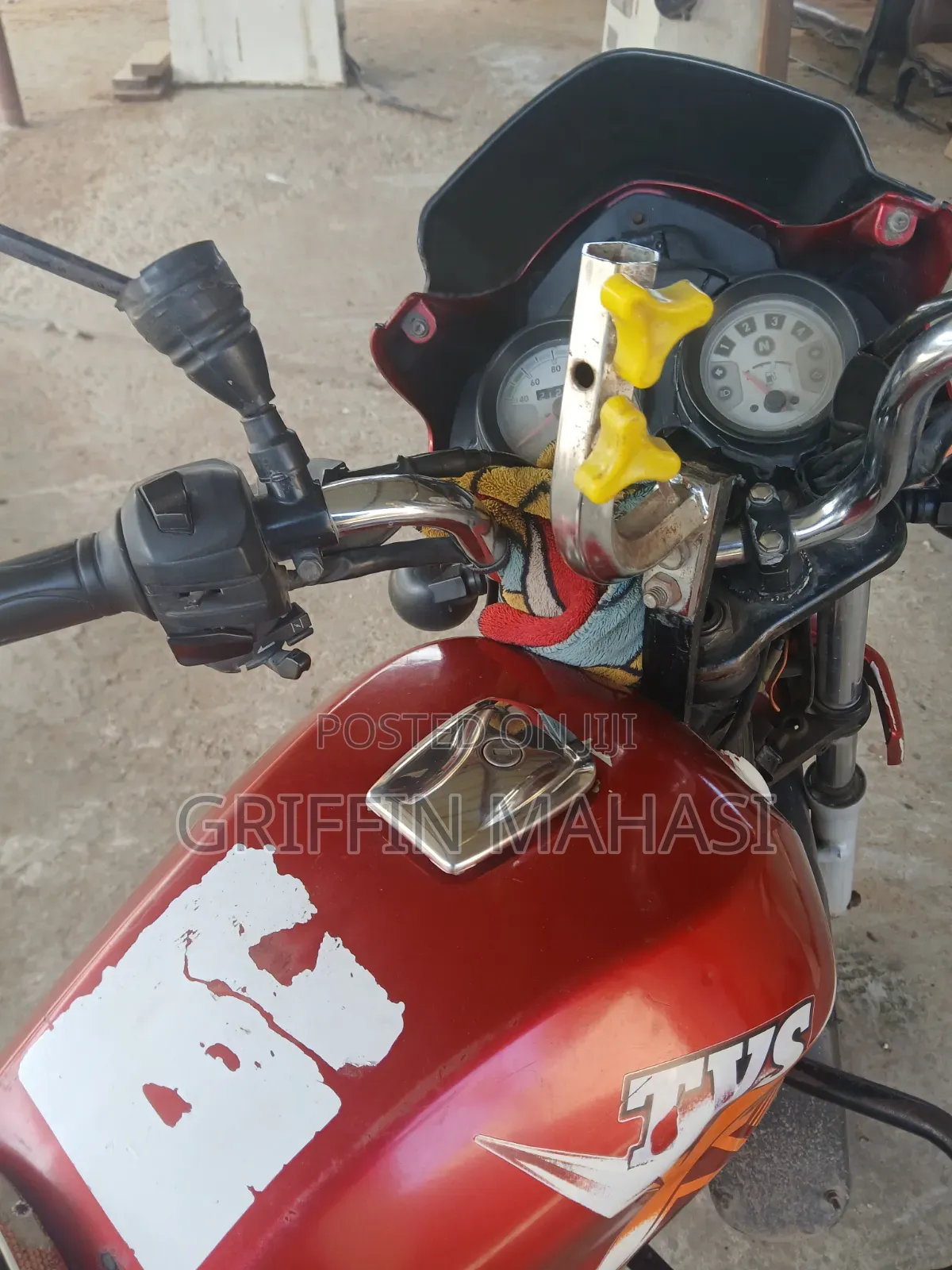 TVS HLX Plus ES 2024 Red