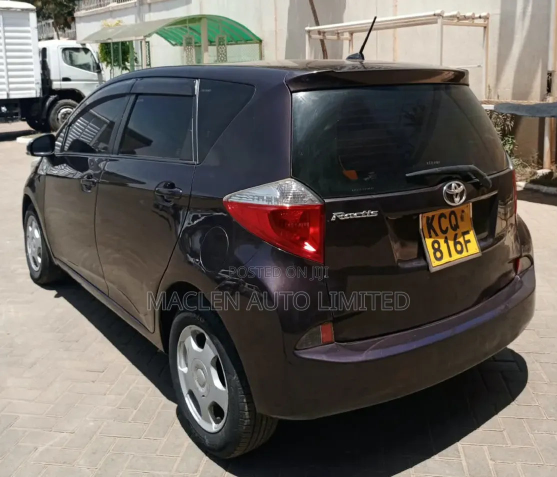 Toyota Ractis 2012 Maroon
