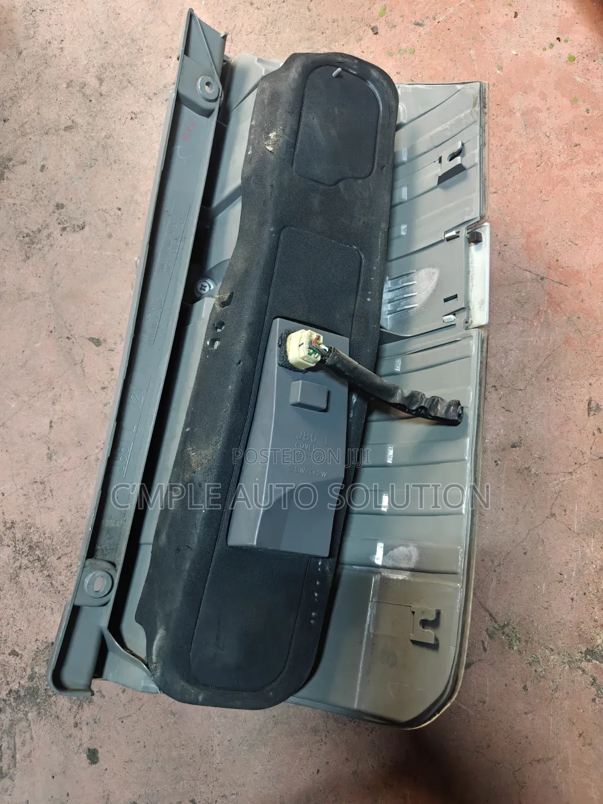Toyota Voxy 2005 Taillight