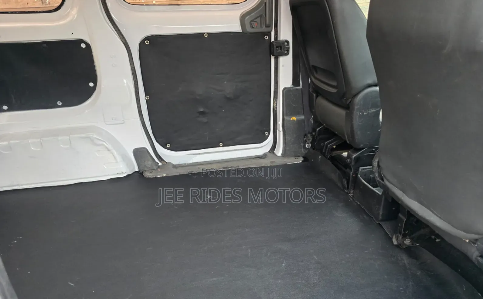 Nissan NV200 2013 White