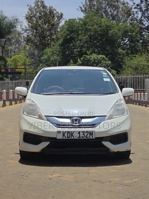 Honda Fit Shuttle 2015 White