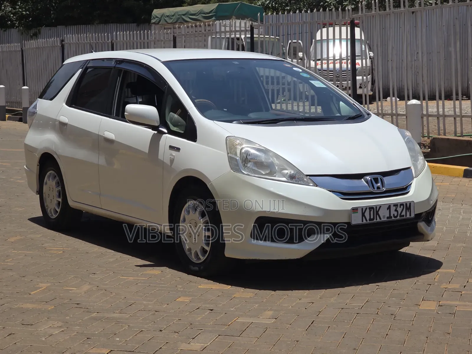 Honda Fit Shuttle 2015 White