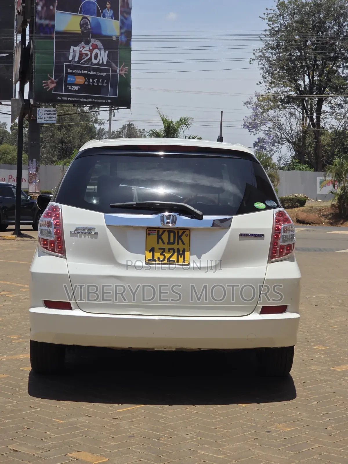 Honda Fit Shuttle 2015 White