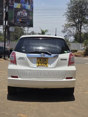 Honda Fit Shuttle 2015 White