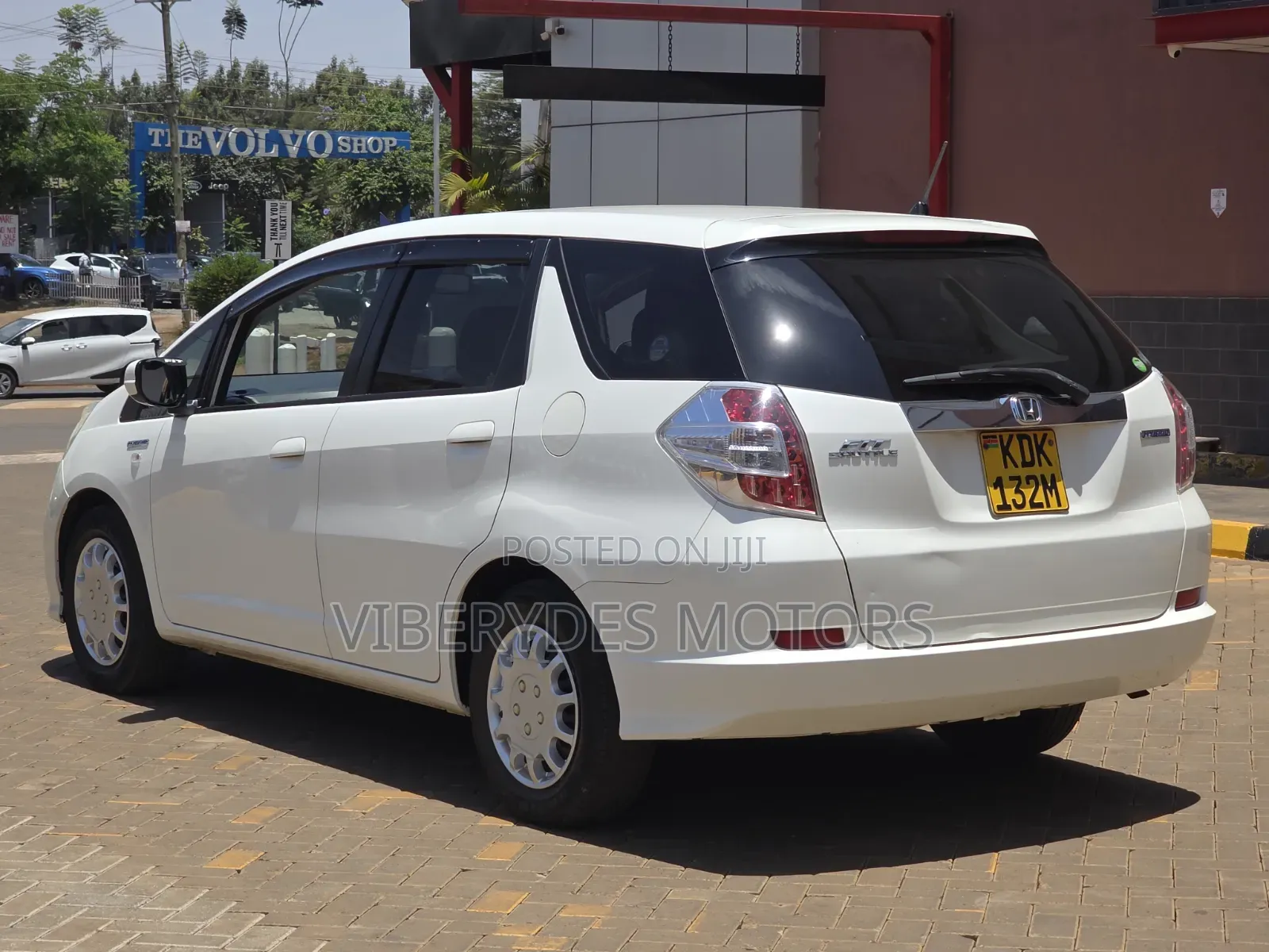 Honda Fit Shuttle 2015 White