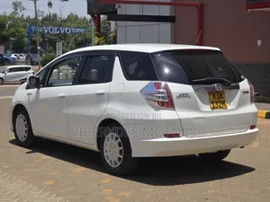 Honda Fit Shuttle 2015 White