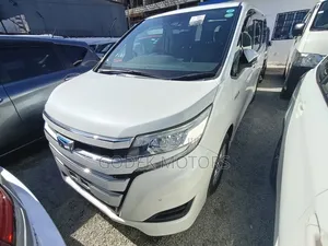 Toyota Noah 1.8 FWD Hybrid (7 seater) 2019 White