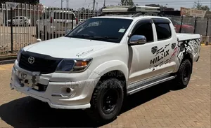 Toyota Hilux 2012 White