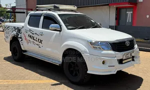 Toyota Hilux 2012 White