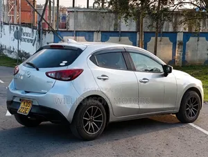 Mazda Demio 2017 Silver