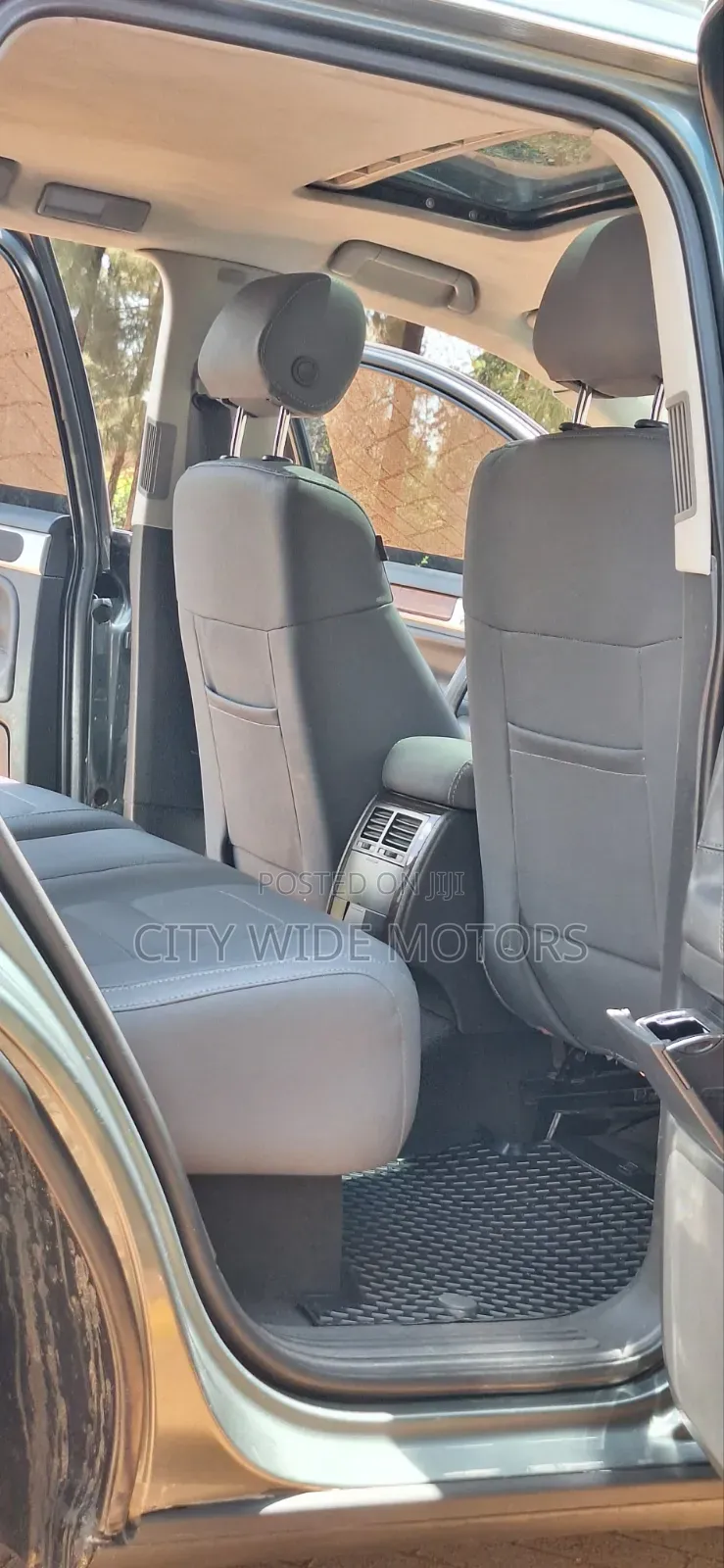 Volkswagen Touareg V6 TDI 2010 Gray