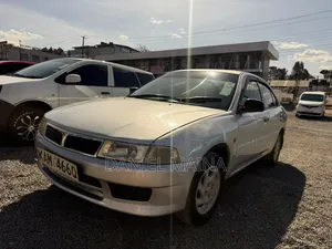 Mitsubishi Lancer Cedia 2000 Silver