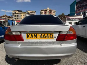 Mitsubishi Lancer Cedia 2000 Silver
