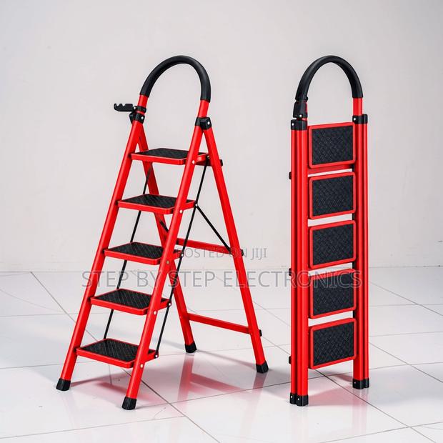 2,3,4,5 Step Folding Ladder Locking Mechanism for Renovation Projects - main view