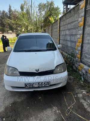 Toyota Platz 1.5 FWD 2001 Pearl