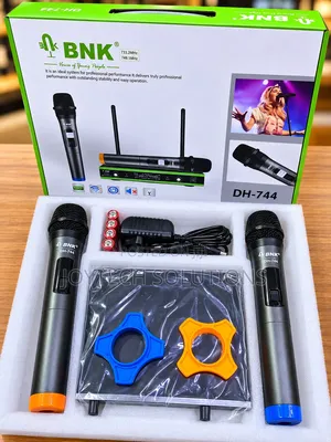 Dual Wireless Microphones – UHF, Clear Sound & Stable Signal
