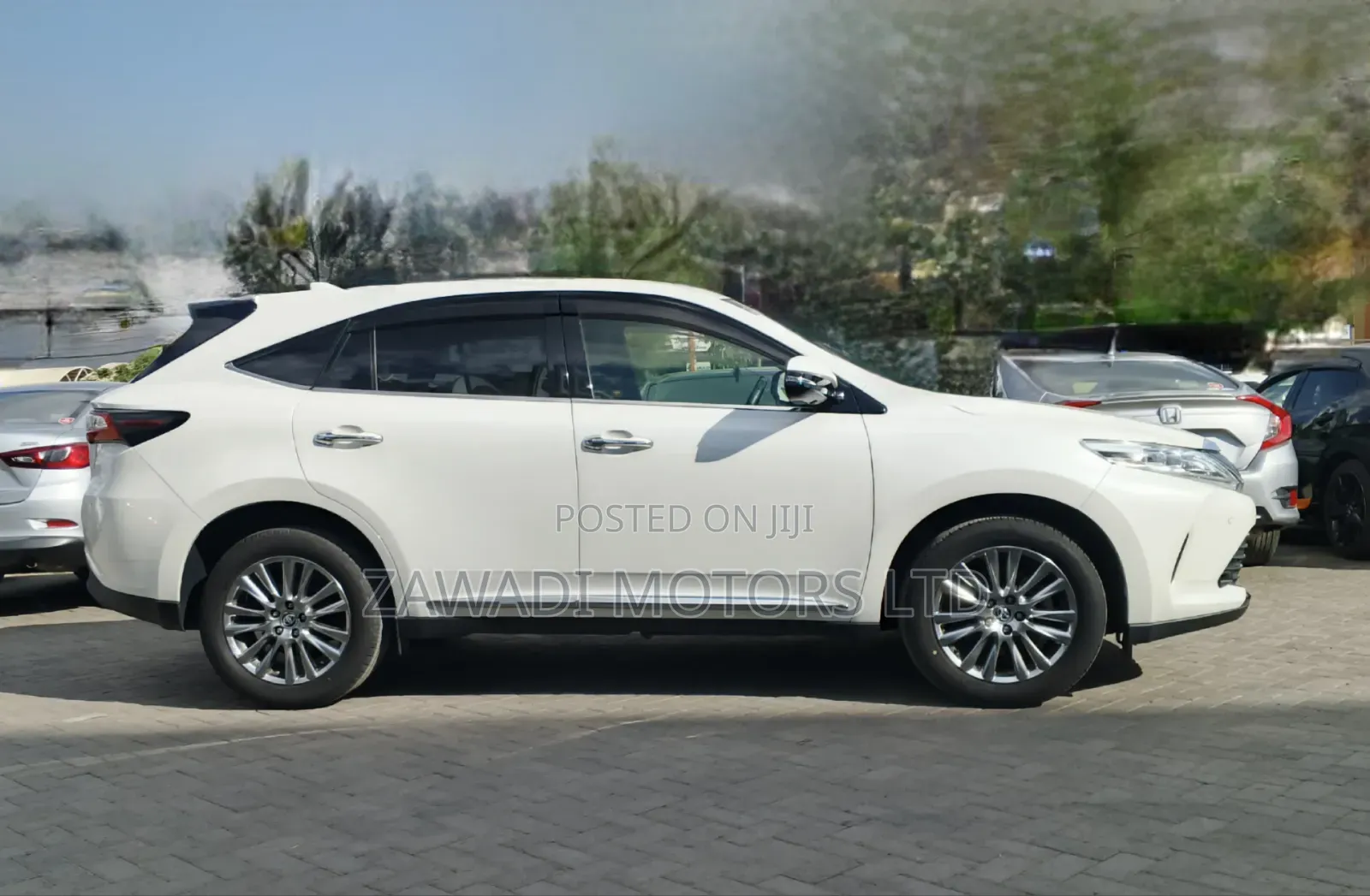 Toyota Harrier 2.0 2019 White