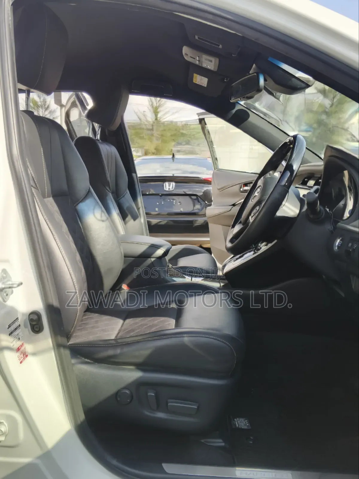 Toyota Harrier 2.0 2019 White