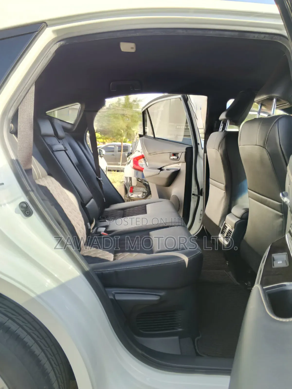 Toyota Harrier 2.0 2019 White