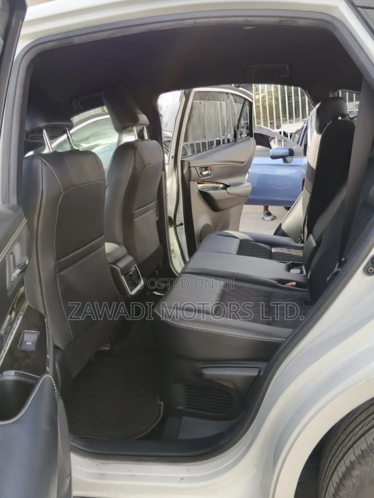 Toyota Harrier 2.0 2019 White