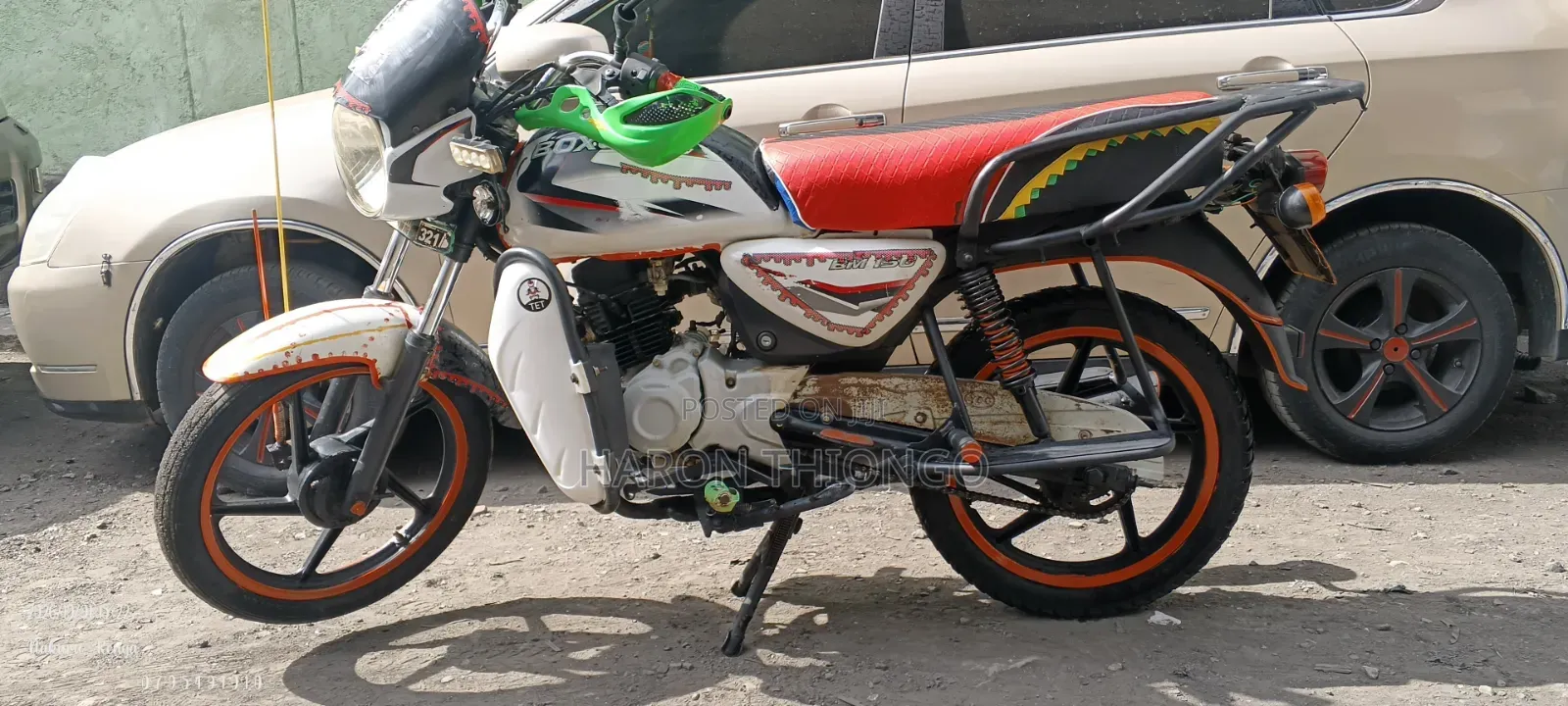 Bajaj Boxer 150 UG 2025 White