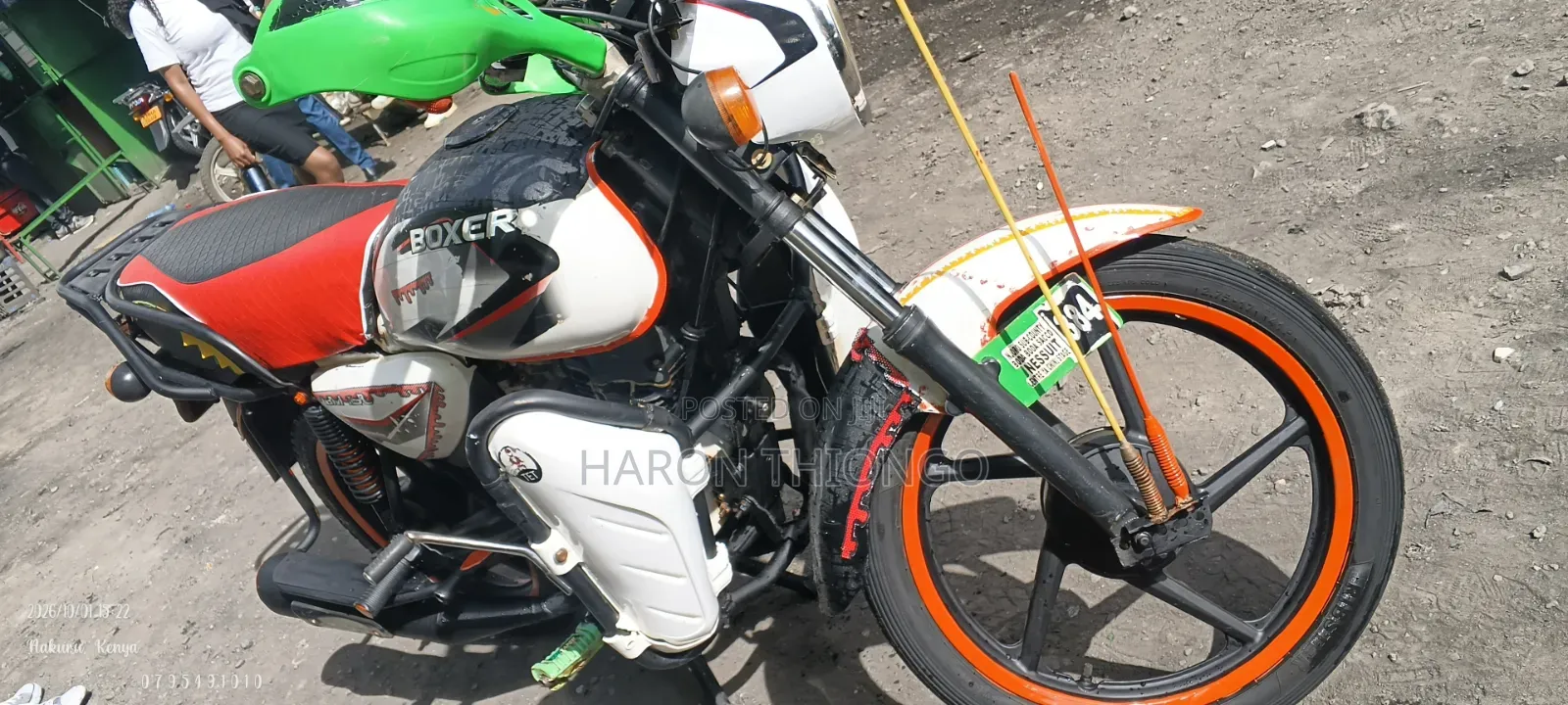 Bajaj Boxer 150 UG 2025 White