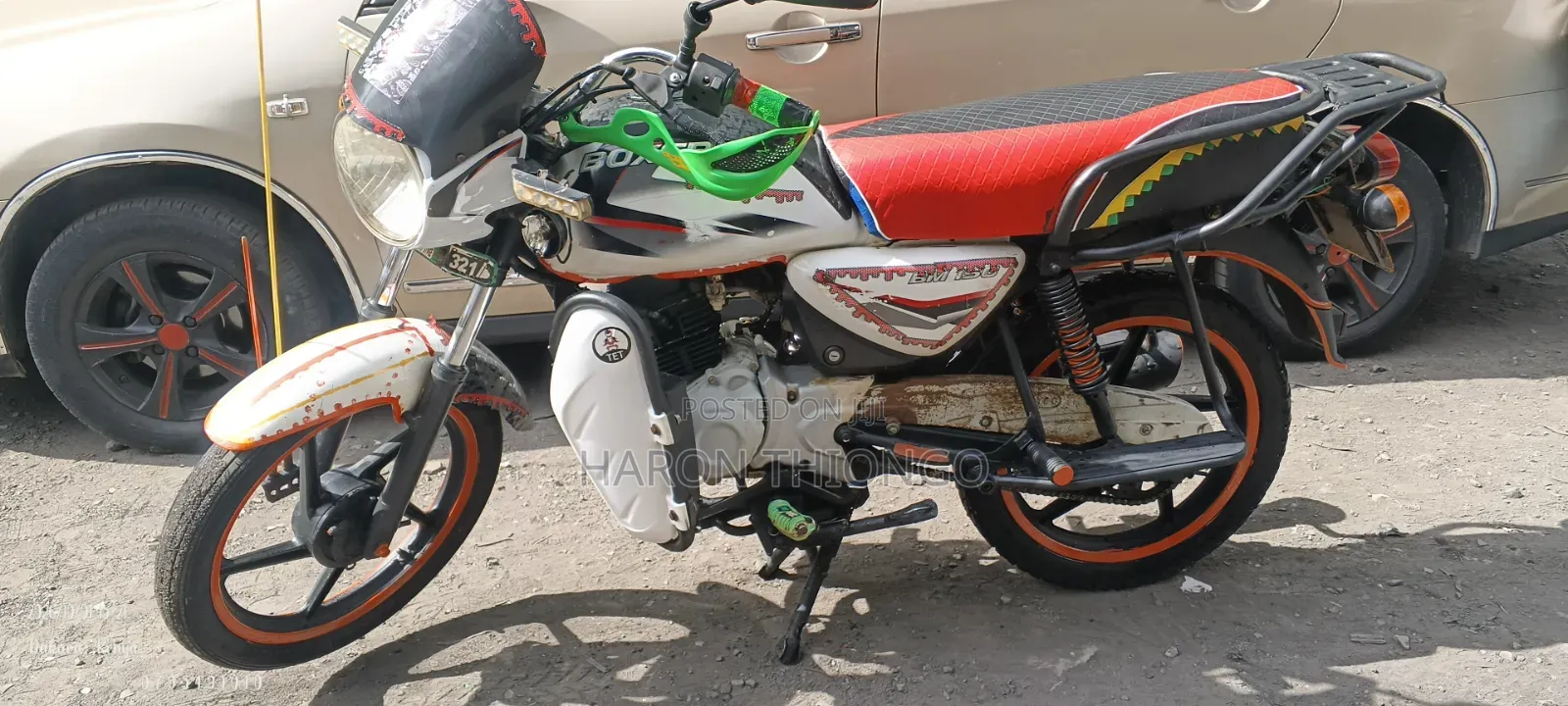 Bajaj Boxer 150 UG 2025 White