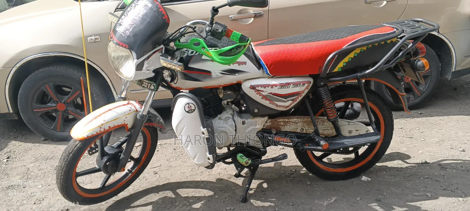 Bajaj Boxer 150 UG 2025 White