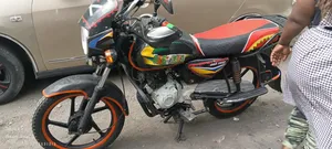 Bajaj Boxer 150 UG 2025 Black
