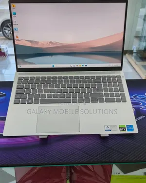 Laptop Dell Vostro 7510 16GB Intel Core i7 SSD 512GB