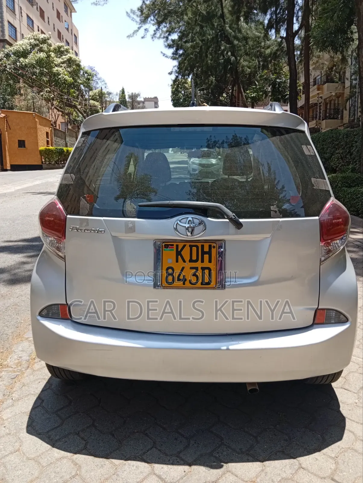 Toyota Ractis 1.3 FWD 2014 Silver