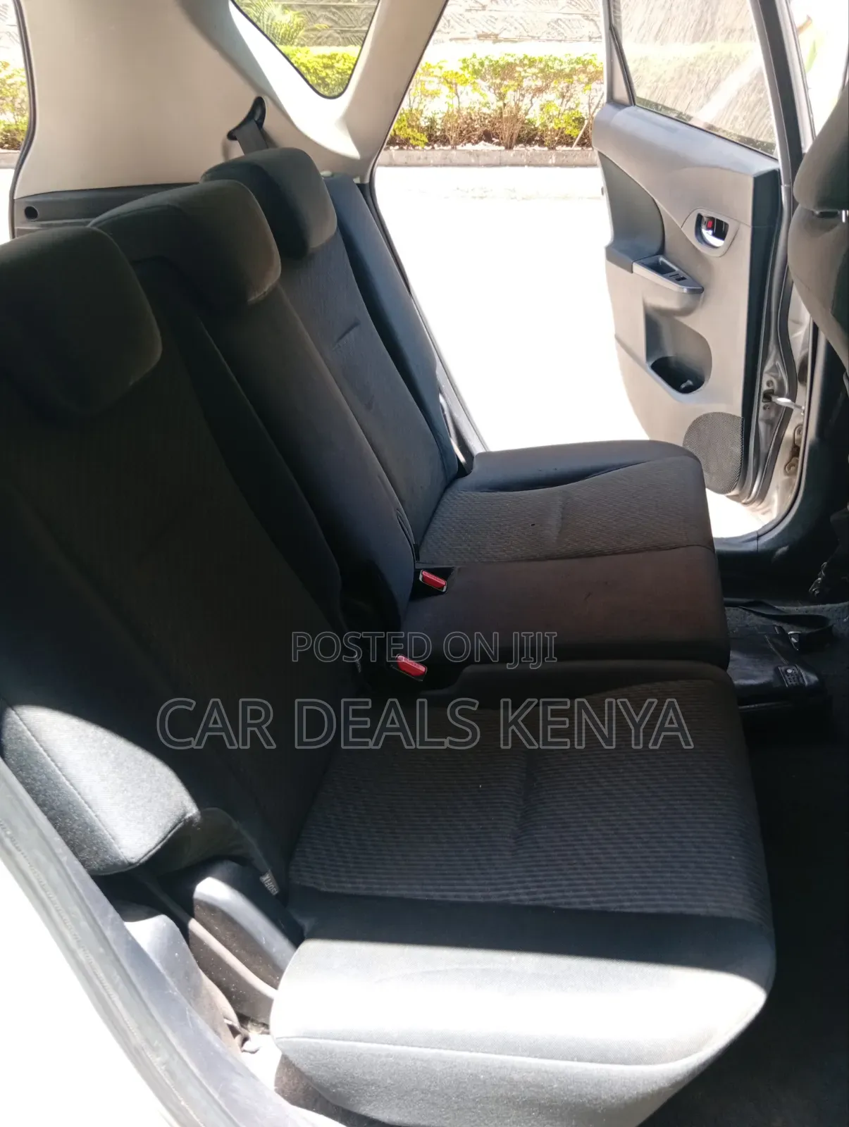 Toyota Ractis 1.3 FWD 2014 Silver