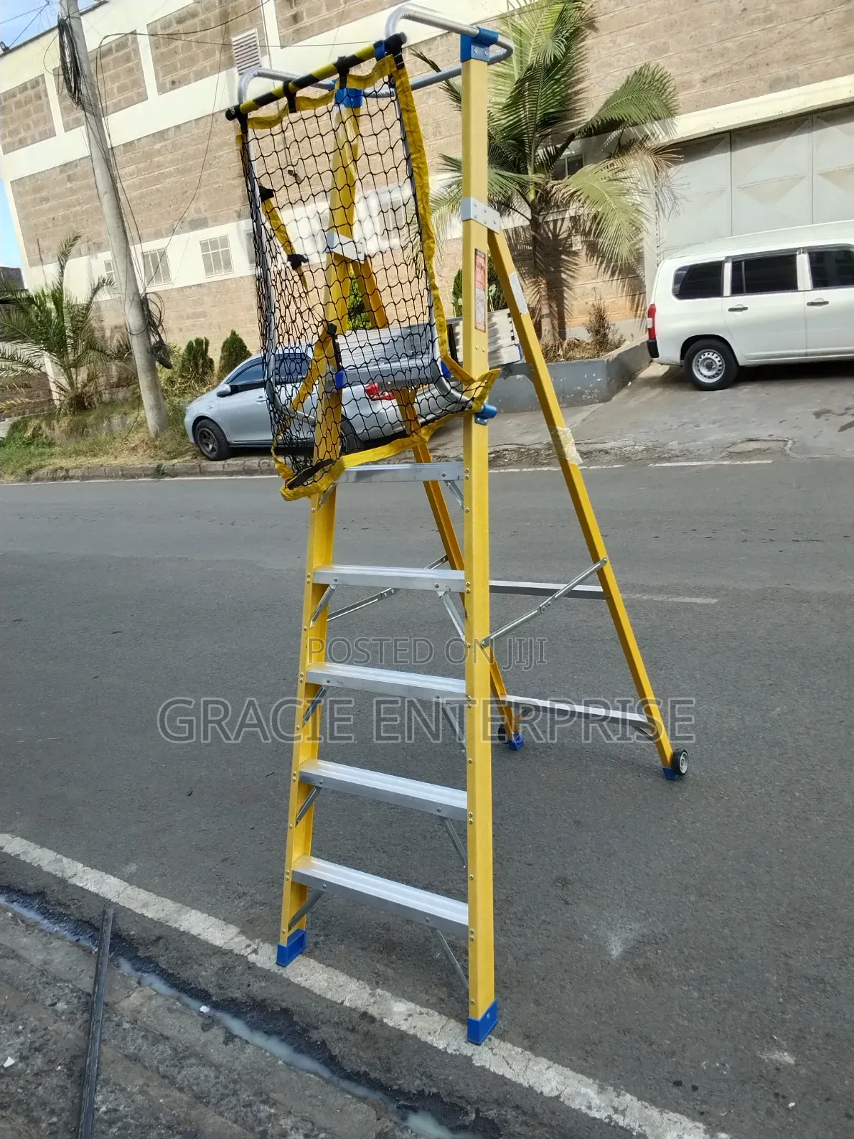 Movable Safety Fiberglass Podium Ladder 6 Steps