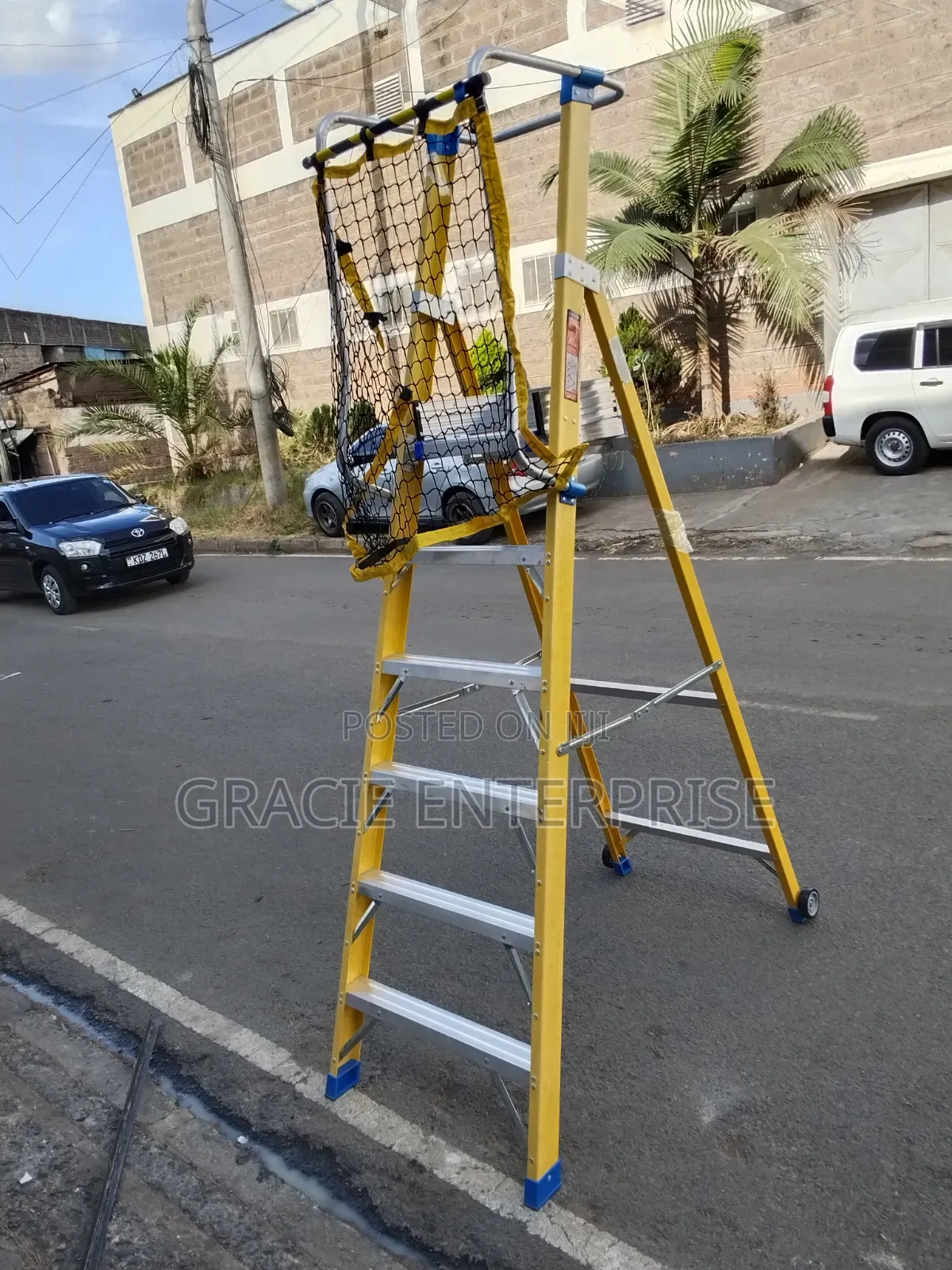 Movable Safety Fiberglass Podium Ladder 6 Steps