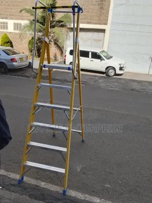 Movable Safety Fiberglass Podium Ladder 6 Steps
